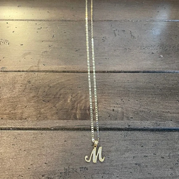“M” pendant necklace - Picture 1 of 5